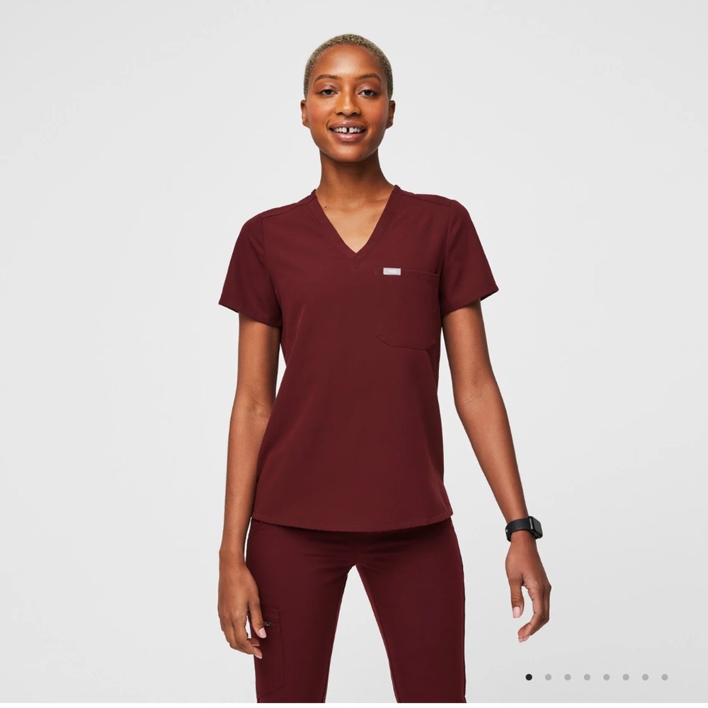 Women's Burgundy figs scrub Top